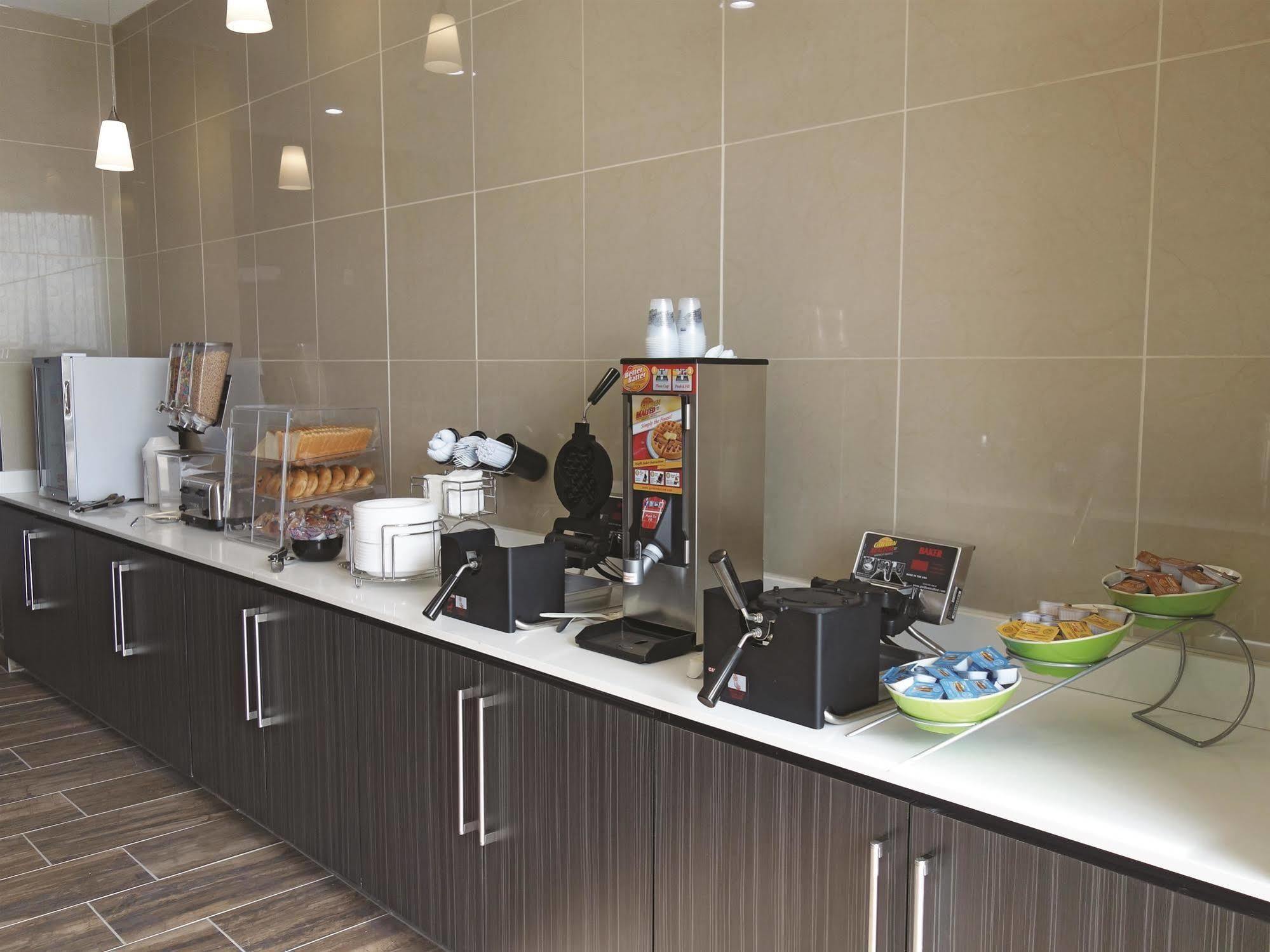 מלון La Quinta By Wyndham Amarillo Airport מראה חיצוני תמונה